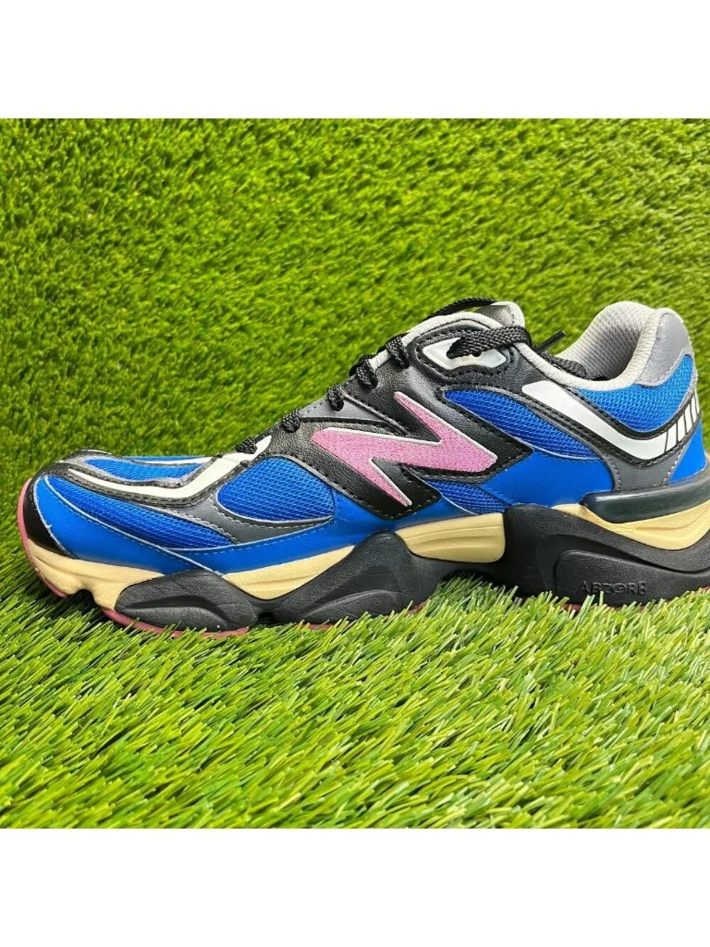 New Balance 9060 Mens Size 10.5 Blue Pink Black Athletic Running Shoes Sneakers